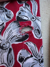 Load image into Gallery viewer, Original 1940's Novelty Print Day Dress with Bow Print in Red, Black and Grey - Bust 34
