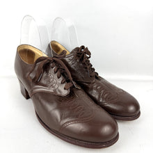 Load image into Gallery viewer, Original 1930&#39;s 1940&#39;s Warm Brown Leather Lace Up Shoes with Punch Detail - UK 6 or 6.5
