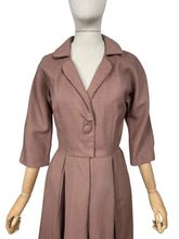 Load image into Gallery viewer, Original 1950’s Stylish Warm Brown Slub Linen Day Dress - Bust 36 *
