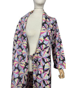 Original 1940's Novelty Print Dressing Gown - Black with Vibrant Bow Print - Bust 34 36 38