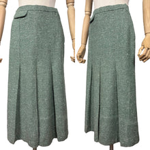 Load image into Gallery viewer, Original 1940&#39;s Green and White Tweed Pleated Skirt with Pocket - Waist 27&quot;
