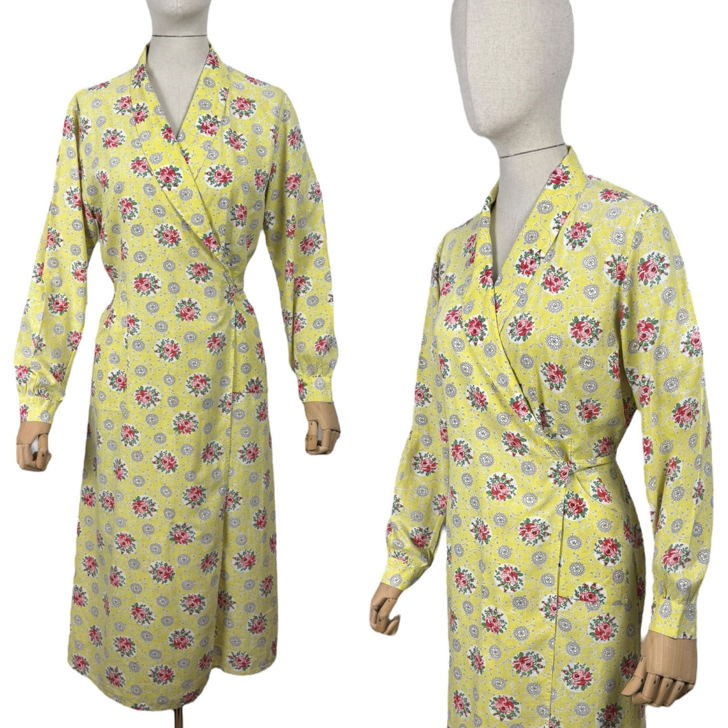 Original 1940's 1950's Pretty Yellow Cotton Dressing Robe with Pink Roses Print - Bust 36