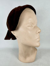 Load image into Gallery viewer, Original Late 1940's Two Tone Brown Velvet Hat with Bow Trim

