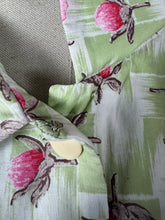 Load image into Gallery viewer, Original 1950's 1960's Petite Fit Crisp Cotton Day Dress in Pink and Green - Bust 32 34 *
