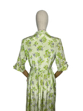 Load image into Gallery viewer, Original 1940&#39;s CC41 Green Silk Crepe Belted Day Dress with Pockets by Rei-ta - Bust 36
