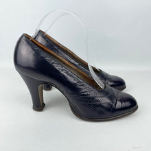 Load image into Gallery viewer, Original 1930&#39;s 1940&#39;s Navy Leather High Court Shoes - UK 6
