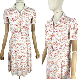Original Late 1930's Petite Length Floppy Cotton Floral Day Dress in White, Coral, Pink and Yellow - Bust 32 34