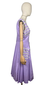 Original 1950's Carnegie Model Pale Lilac Cotton Day Dress with White Lace Detail and Bow Trimmed Pockets - Bust 38