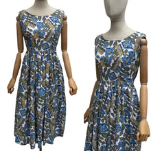 Load image into Gallery viewer, Original 1940's Sleeveless Cotton Sundress with Flower Pots and Flowers Print - bust 34 35
