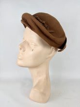 Load image into Gallery viewer, Original 1940's Mid Brown Felt Hat with Plaited Felt Trim
