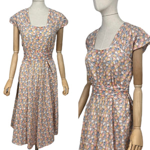 Original 1940’s Fine Cotton Floral Day Dress in Brown, Pink, Blue and White - Bust 36 *