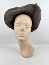 Load image into Gallery viewer, Original 1930&#39;s Grey Felt French Hat with Velvet Ribbon Trim by &#39;Suzanne Le Meunier&#39;
