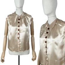 Load image into Gallery viewer, Original 1930’s 1940’s Dickie Blouse with Spearpoint Collar - Bust 34 *
