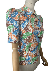 1940's Reproduction Novelty Print Blouse with Skeins of Wool in Orange, Blue and Green on a Brown and White Base Made From an Original 1940's Feed Sack - Bust 32 34