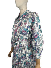 Load image into Gallery viewer, 1940’s White Cotton Belted Zip Front House Dress with Bold Floral Print in Pink, Black, Purple and Green - Bust 38 *
