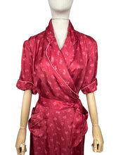 Load image into Gallery viewer, Original Volup 1940&#39;s Novelty Print Dressing Gown - Red with Pink Ornate Carriages - Bust 44 46 48
