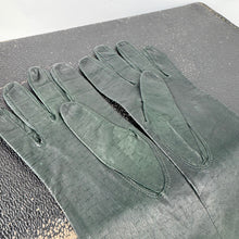 Load image into Gallery viewer, Original 1940&#39;s Dark Forest Green Pig Skin Leather Gloves -  Size 6.5 *
