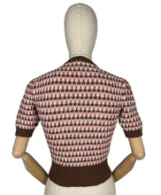 Load image into Gallery viewer, Reproduction 1940&#39;s Waffle Stripe Jumper in Chocolate Brown, Pale Pink and Cream - Bust 33 34 35
