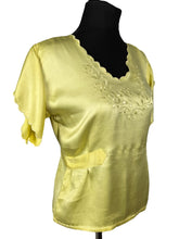 Load image into Gallery viewer, Original 1940’s Embroidered Lemon Yellow Pyjama Top with Scalloped Edge - Great Summer Blouse - Bust 32 34
