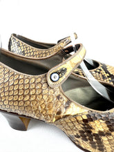 Load image into Gallery viewer, Original Deadstock 1930's Art Deco Mary Jane Style Snakeskin Shoes with Button Fastening - UK 3 *
