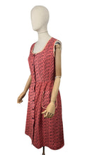 Load image into Gallery viewer, Original 1940&#39;s 1950&#39;s Dark Coral Pink Cotton Chore Dress with Black Print - Bust 37 38
