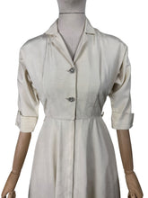 Load image into Gallery viewer, Original 1940&#39;s 1950&#39;s Cream Grosgrain Zip Fronted Housecoat by Evelyn Pearson - Bust 34 *
