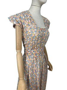 Original 1940’s Fine Cotton Floral Day Dress in Brown, Pink, Blue and White - Bust 36 *