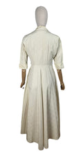 Load image into Gallery viewer, Original 1940&#39;s 1950&#39;s Cream Grosgrain Zip Fronted Housecoat by Evelyn Pearson - Bust 34 *
