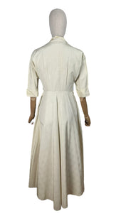 Original 1940's 1950's Cream Grosgrain Zip Fronted Housecoat by Evelyn Pearson - Bust 34 *