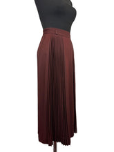 Load image into Gallery viewer, Original 1940's Warm Brown Lightweight Wool Pleated Skirt - Waist 24
