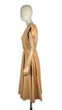 Load image into Gallery viewer, Wounded But Wearable Original 1950's Cotton Day Dress - Bust 36 37 *
