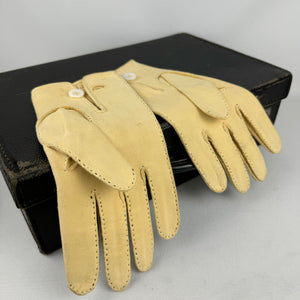 Original 1940's or 1950's Men's Chamois Leather Gloves by Morley With Mother of Pearl Button - Size 8 *