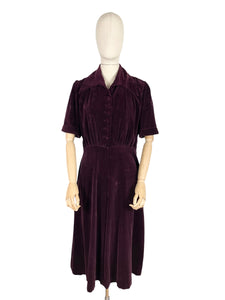 Original 1940's Aubergine Purple Cotton Velvet Dress with Huge Collar and Covered Buttons - Bust 38 40