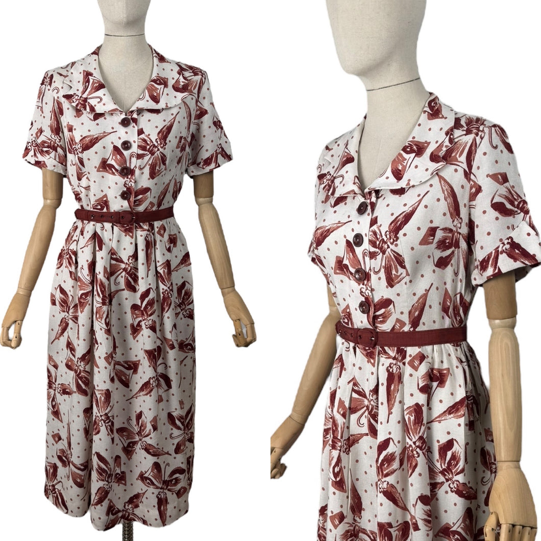 Original 1940's Fabulous Bow and Umbrella Novelty Print Linen Belted Day Dress - Bust 36