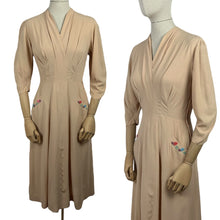 Load image into Gallery viewer, Original 1940’s Beige Crepe Day Dress with Embroidered Pocket Detail - Bust 34 35 *
