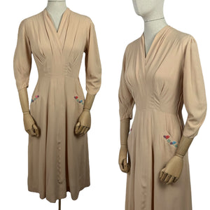 Original 1940’s Beige Crepe Day Dress with Embroidered Pocket Detail - Bust 34 35 *