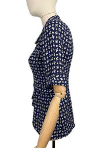 Original 1940’s Navy and White Crepe Novelty Print Jacket with Baskets and Flowers - Bust 33 34 *