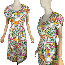 Load image into Gallery viewer, Reproduction 1940's Novelty Print Cotton Day Dress - Tropical Themed Print - Bust 37 *
