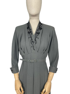 Original 1940's Grey Wool Crepe Belted Dress with Beaded Bodice and Cuff Detail - Bust 38 *