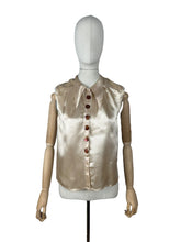 Load image into Gallery viewer, Original 1930’s 1940’s Dickie Blouse with Spearpoint Collar - Bust 34 *
