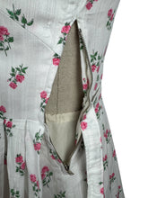 Load image into Gallery viewer, Original 1950&#39;s White, Pink and Green Textured Cotton Belted Day Dress with Roses Print and Frill Collar - Bust 34
