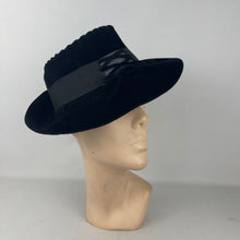 Load image into Gallery viewer, Original 1930&#39;s 1940&#39;s Inky Black Felt Fedora with Lace Work and Grosgrain Trim
