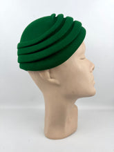 Load image into Gallery viewer, Original 1950&#39;s Vibrant Kelly Green Felt Hat by Jacoll
