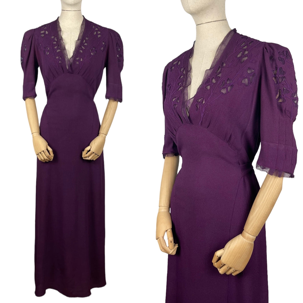 Original 1940's Cadbury Purple Crepe Full Length Evening Dress with Cutout Detail and Lace Trim - Bust 36 *