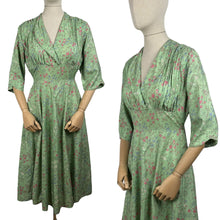 Load image into Gallery viewer, Original 1940&#39;s Pure Silk Day Dress with Pretty Floral Print by Debinex - Bust 38 *
