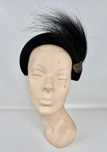 Load image into Gallery viewer, Original 1940&#39;s 1950&#39;s Black Felt Joseph&#39;s Inc Hat with Beaded Crown and Feather Trim
