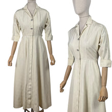 Load image into Gallery viewer, Original 1940&#39;s 1950&#39;s Cream Grosgrain Zip Fronted Housecoat by Evelyn Pearson - Bust 34 *

