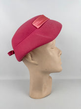 Load image into Gallery viewer, Original 1950&#39;s Fuchsia Pink Felt Hat with Pleated Satin Trim and Felt Bow
