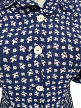 Load image into Gallery viewer, Original 1940’s Navy and White Crepe Novelty Print Jacket with Baskets and Flowers - Bust 33 34 *
