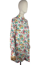 Load image into Gallery viewer, Originla 1940's White Cotton Smock with Bright Floral Print - Bust 38 *
